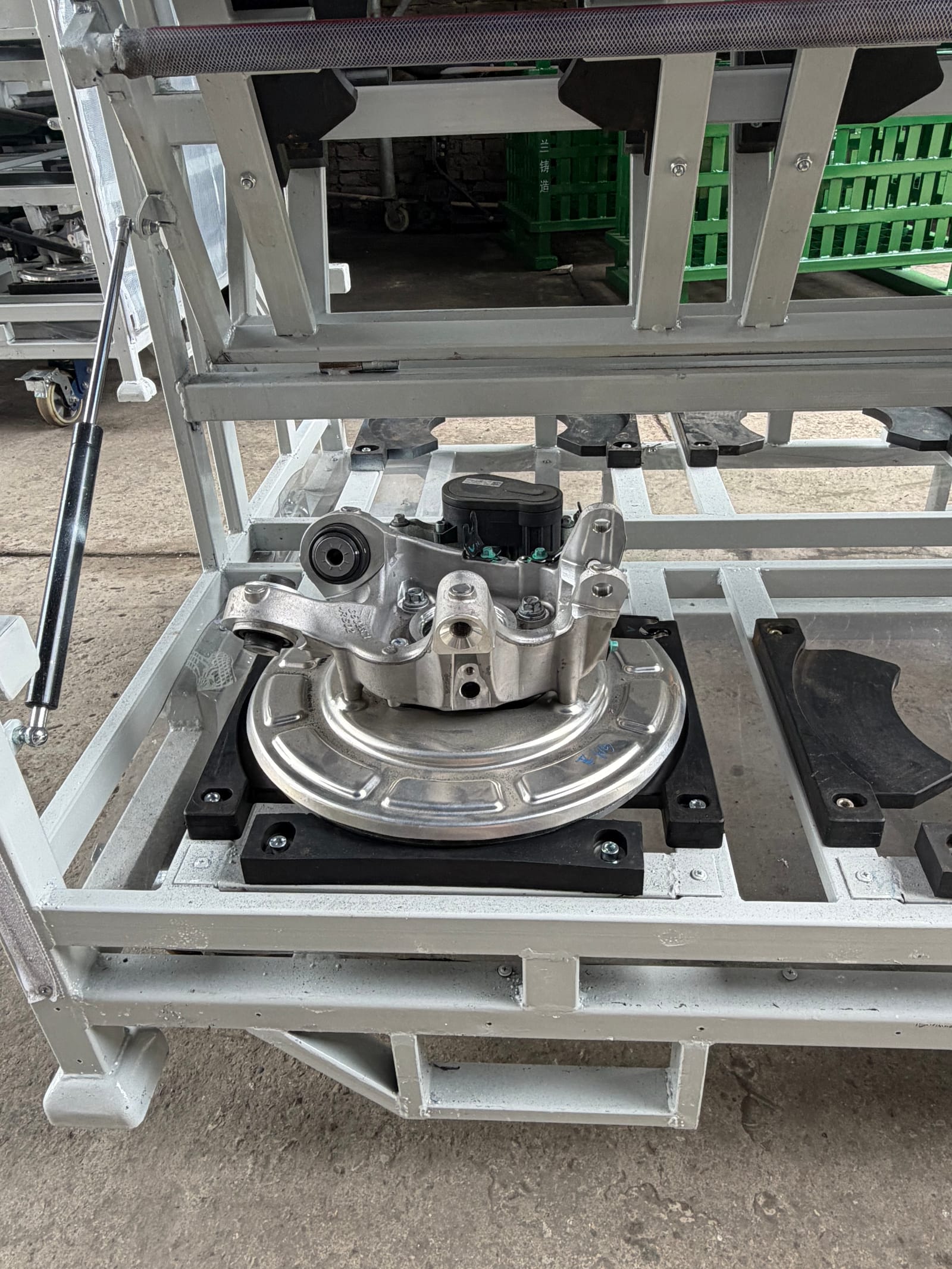 Real HAOFU carrier detail showing part supports, frame and lower handling area